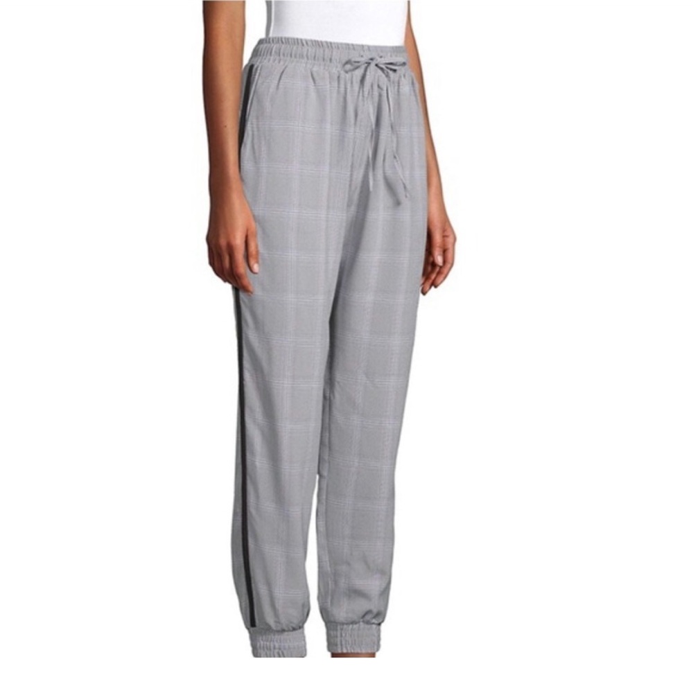 Designer Walter Baker Gray Women's Jogger Pants.